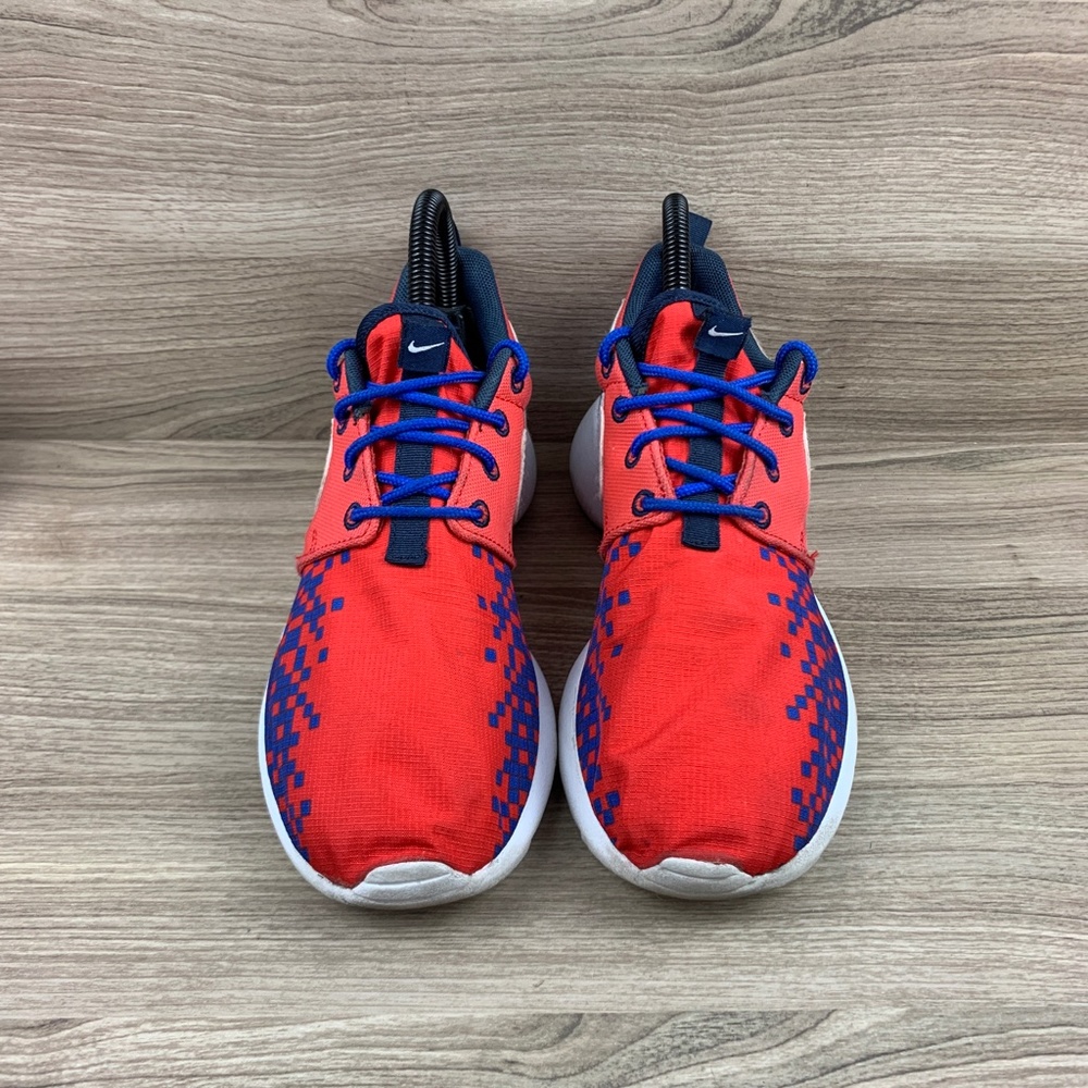 Nike Roche One Print Light Sneaker - Picture 2 of 8